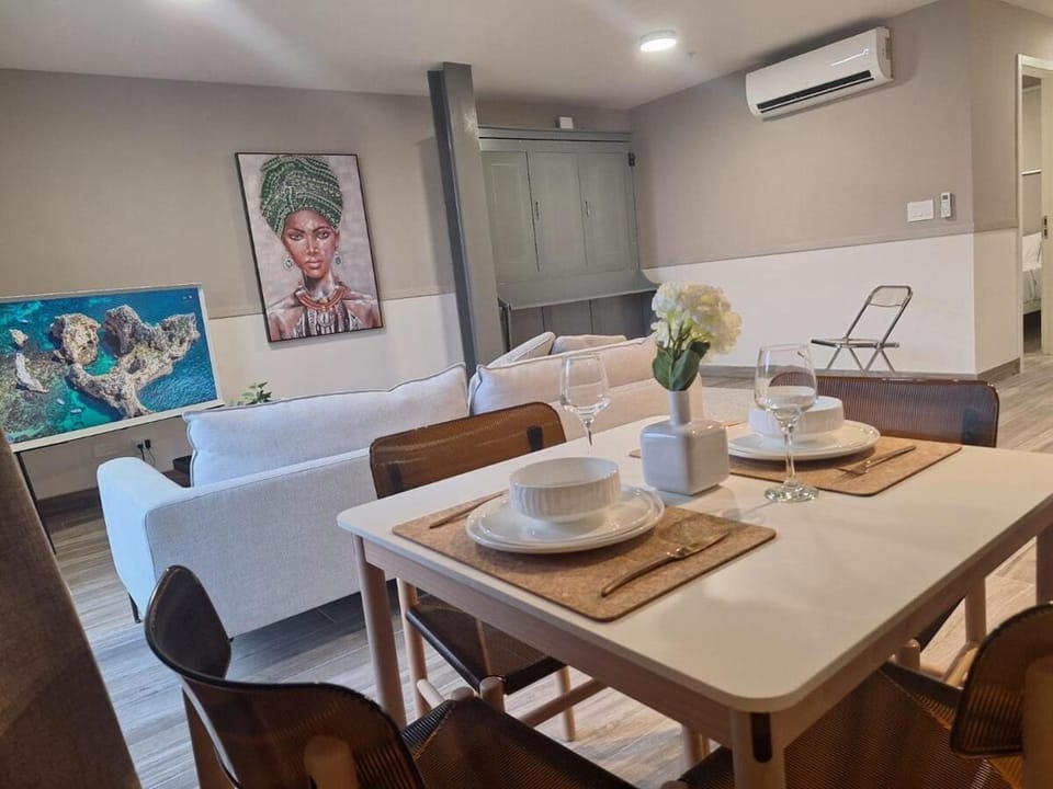 Living room, Seating area, Dining area, air conditioner