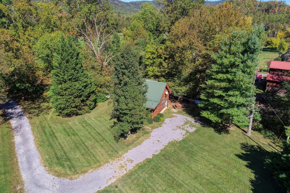 Creek Heaven Chalet in Cosby