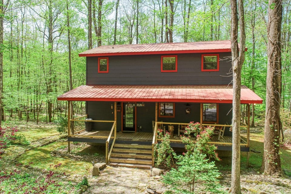 Elk Run On Cosby Creek Chalet in Cosby
