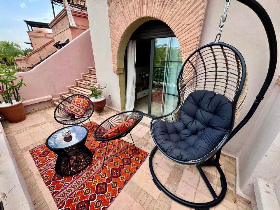 View (from property/room), Balcony/Terrace, Seating area