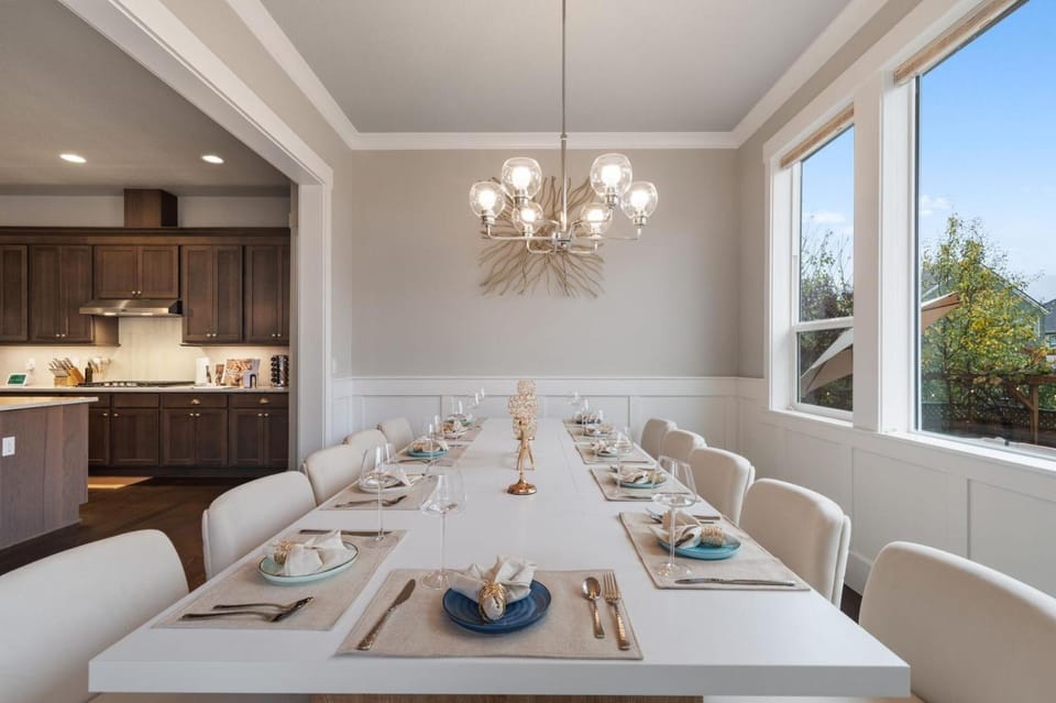 Luxury Home, 5BR, 4BT, Near Portland DT, Game Room, Nature Trails House in Portland