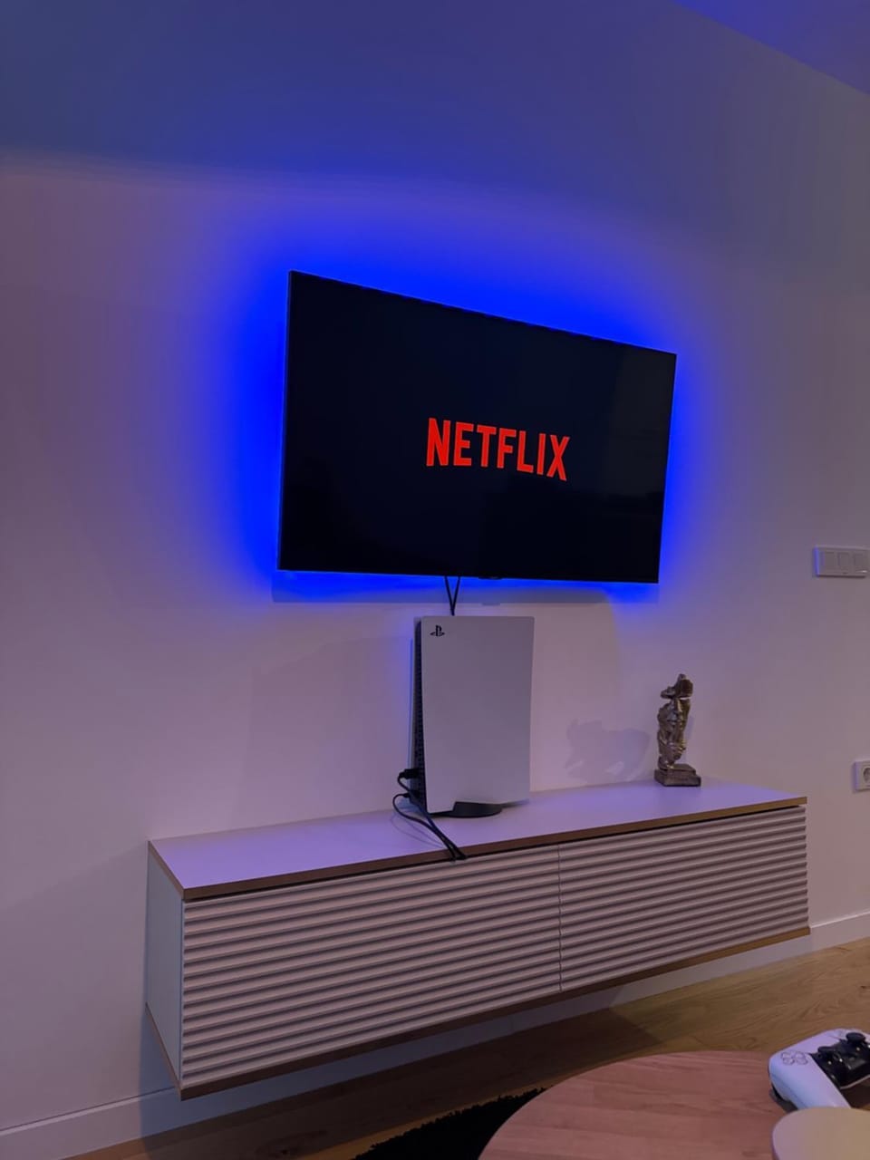 Communal lounge/ TV room