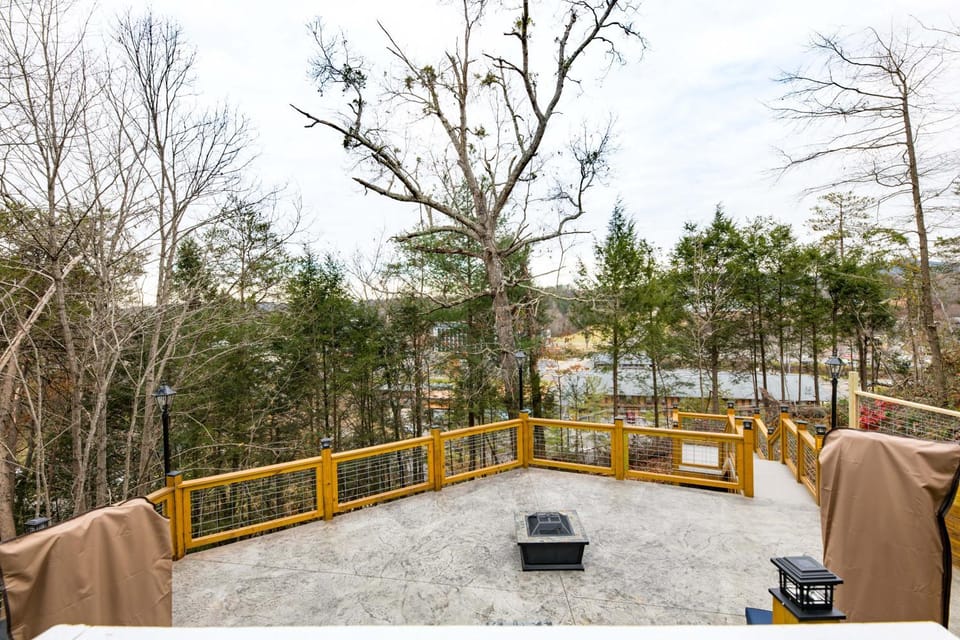 Patio, Spring, Day, Natural landscape, View (from property/room), Balcony/Terrace