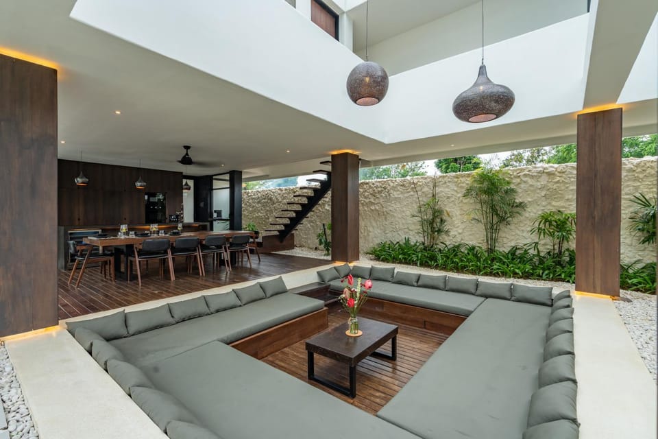 Living room, Seating area