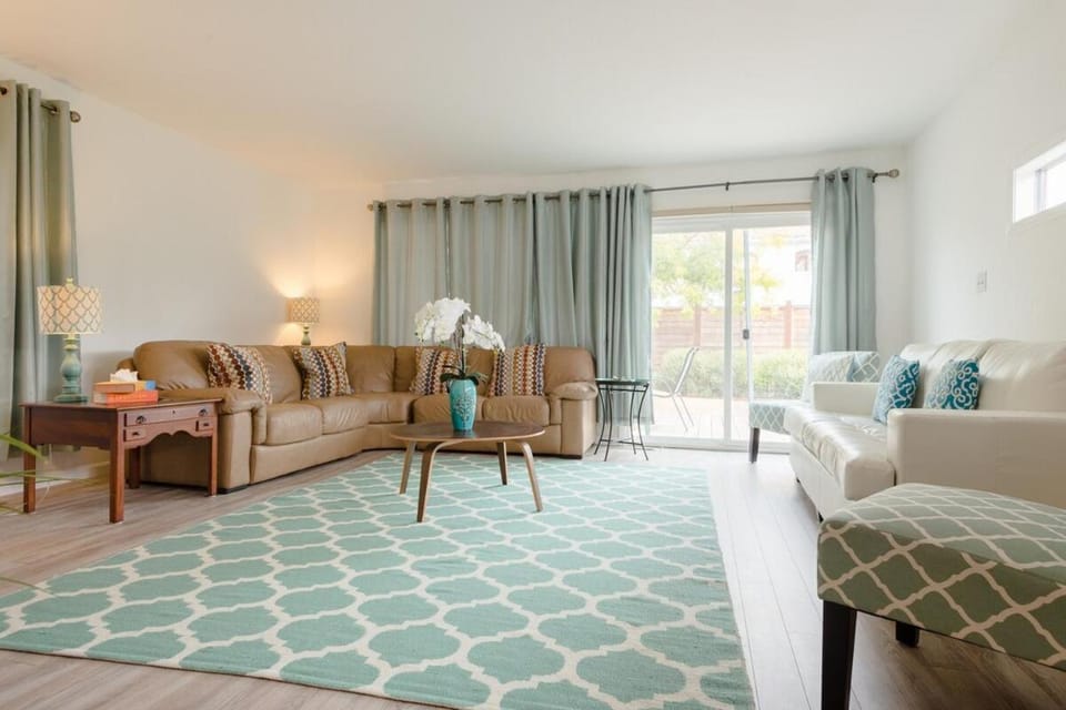 Charming Sonoma Cottage 2BD and 2BA Close to Plaza House in Boyes Hot Springs