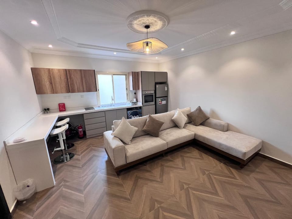 Kitchen or kitchenette, Living room, Seating area, Dining area, minibar