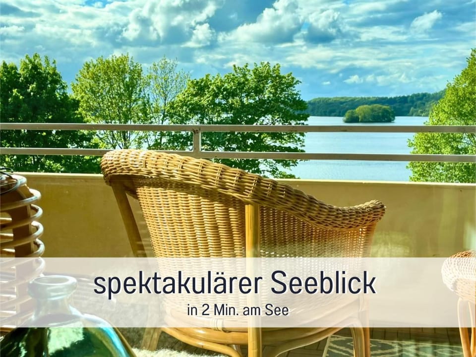 Day, Natural landscape, View (from property/room), View (from property/room), Seating area, Lake view, Lake view, Landmark view, Landmark view, Location