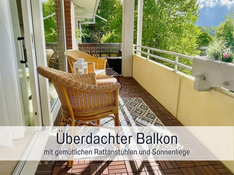 Natural landscape, Balcony/Terrace, Balcony/Terrace, Seating area, Garden view, Garden view, Lake view, Lake view, Sunset, sunbed