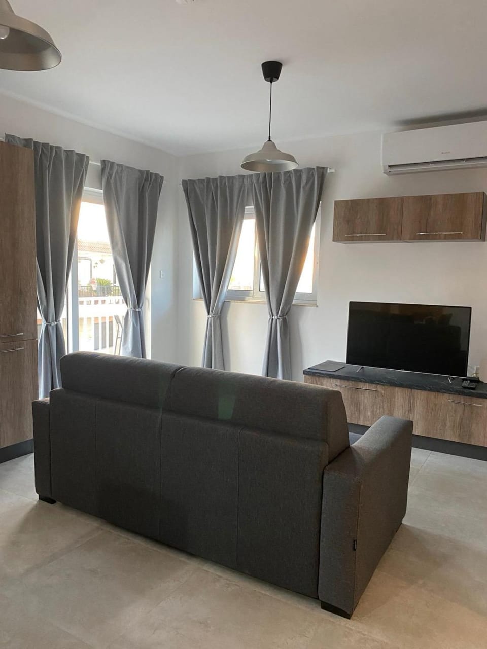 TV and multimedia, Balcony/Terrace, Living room, air conditioner
