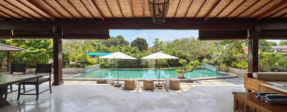 Patio, Day, Natural landscape, View (from property/room), Garden view, Pool view, Swimming pool, sunbed