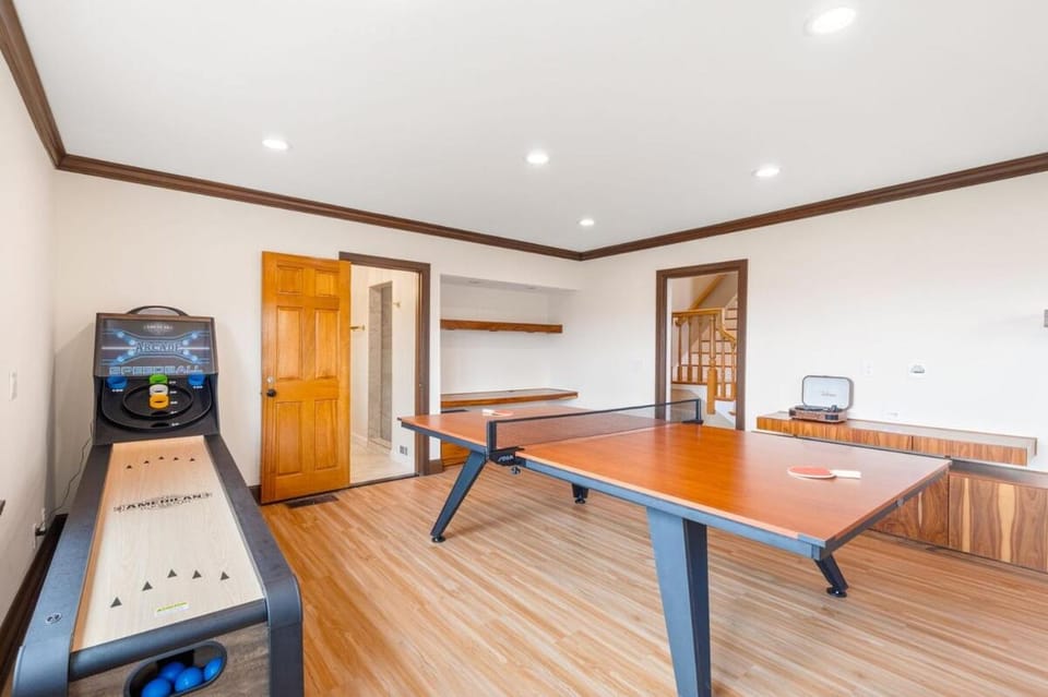Beverly Hills 6BR Haven w Pool Hot Tub House in Beverly Hills