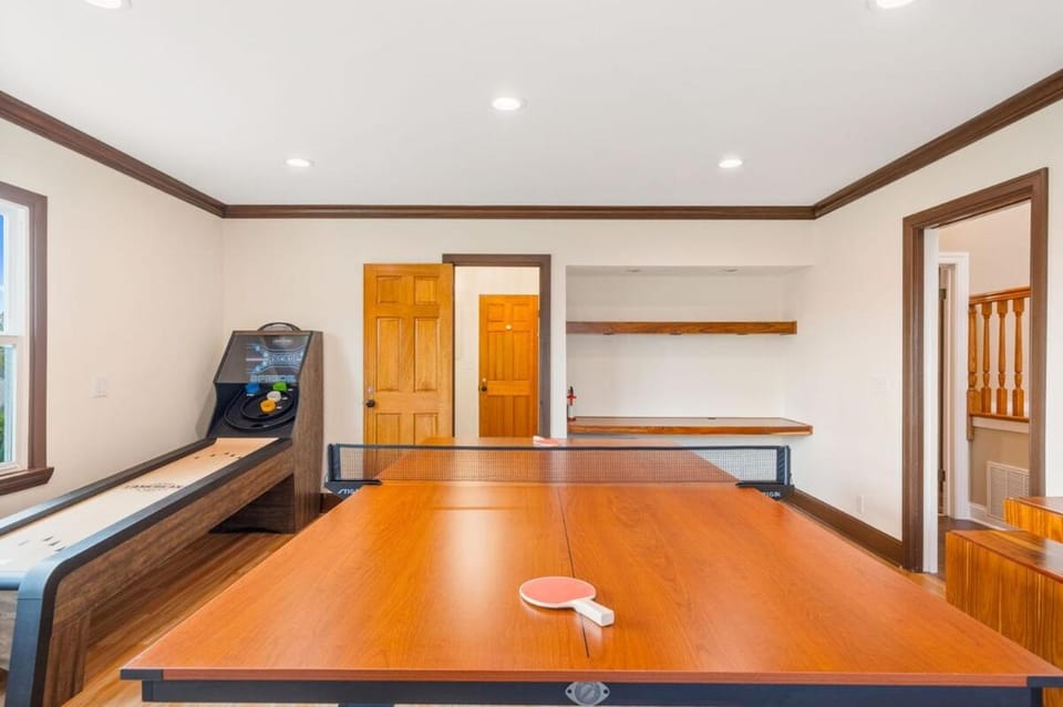 Beverly Hills 6BR Haven w Pool Hot Tub House in Beverly Hills
