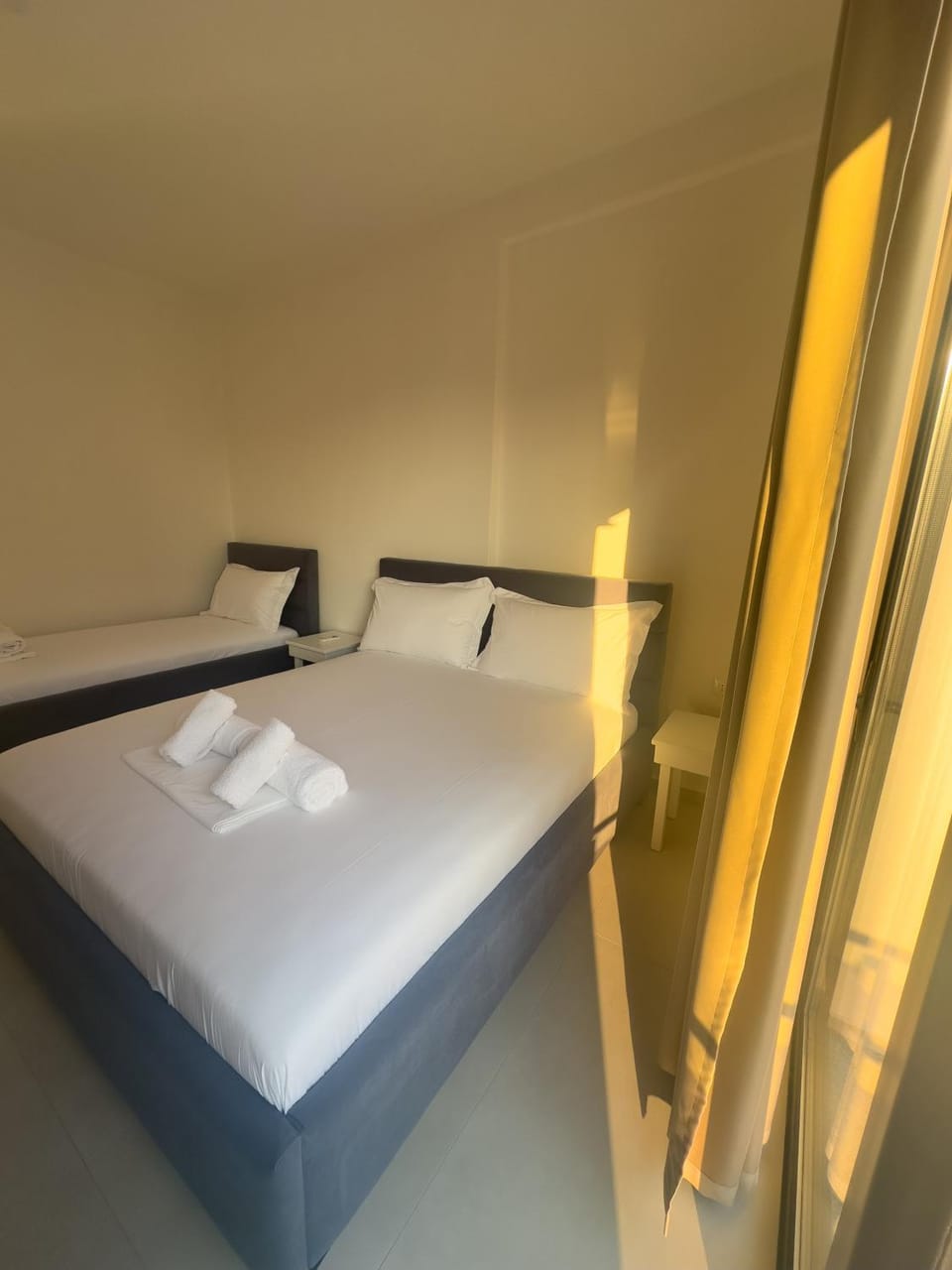 Bed, Photo of the whole room, Bedroom, towels