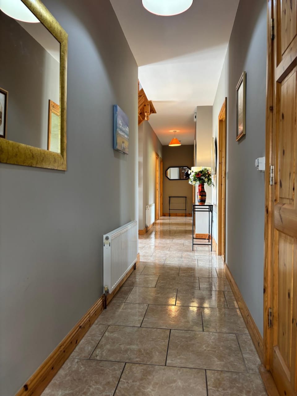 Albert Lock Bungalow 5 minute drive from Carrick House in Longford