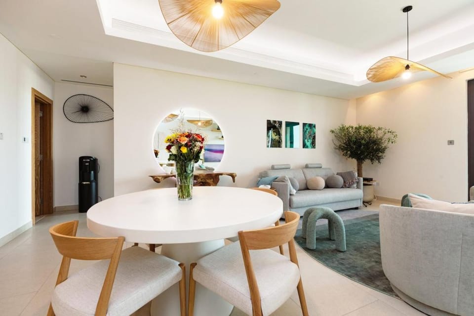 Bed, Living room, Dining area