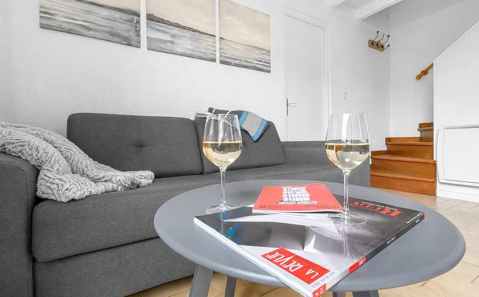 Petit cocon, parking et piscine à Marseillan Bed and Breakfast in Agde