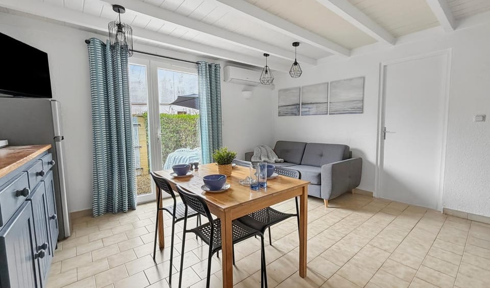 Petit cocon, parking et piscine à Marseillan Bed and Breakfast in Agde