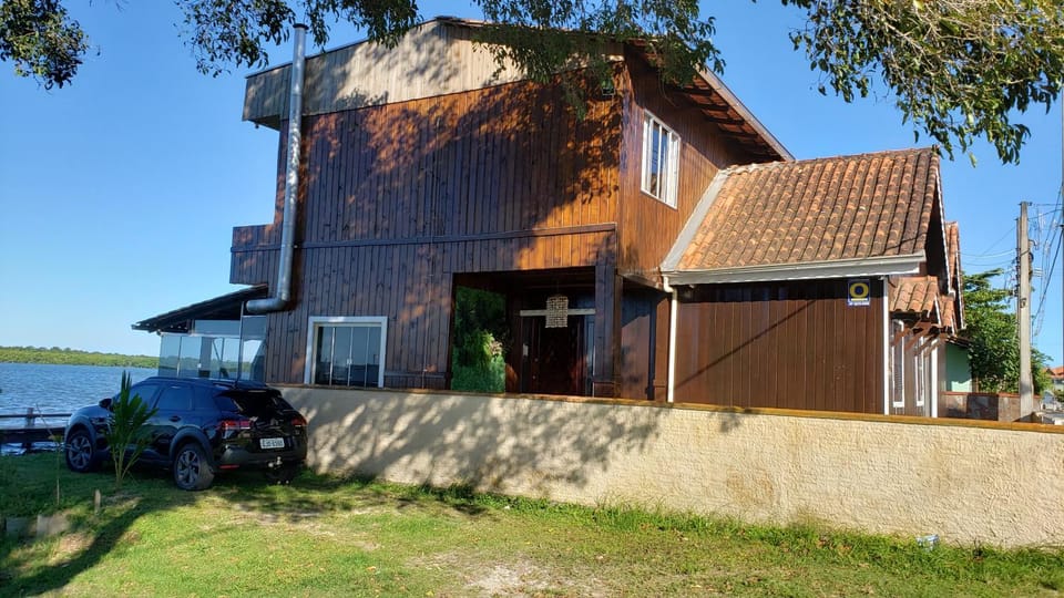 Pousada Marjet House in Balneário Barra do Sul