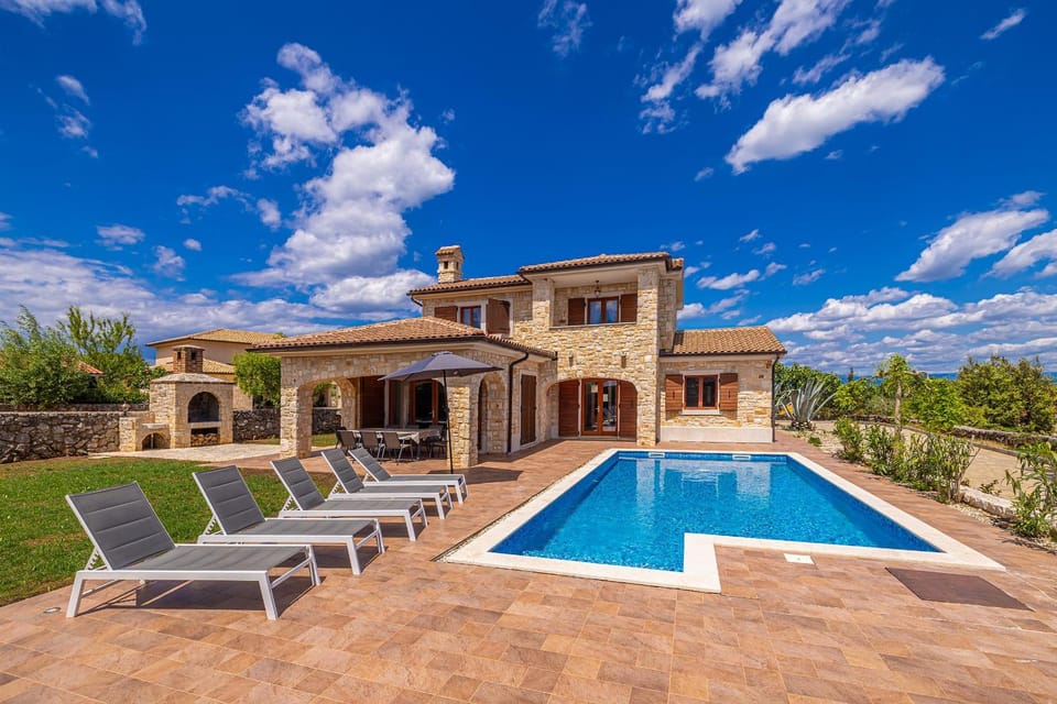 Property building, Swimming pool