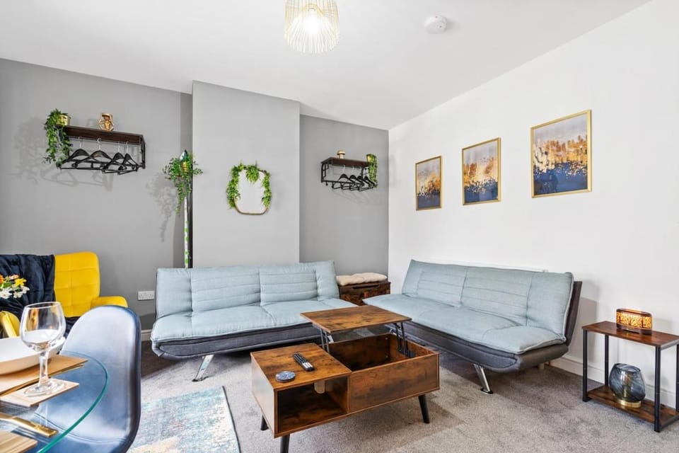 Stylish Birmingham Apartment For Groups, Family & Work Apartment in Birmingham
