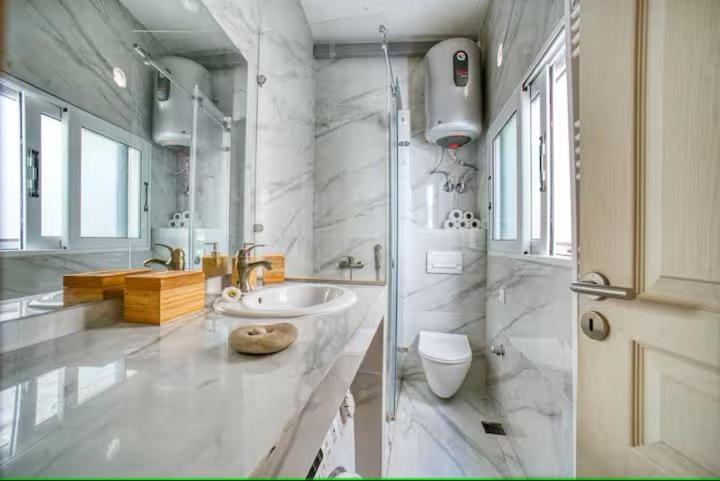 Shower, Toilet, Bathroom