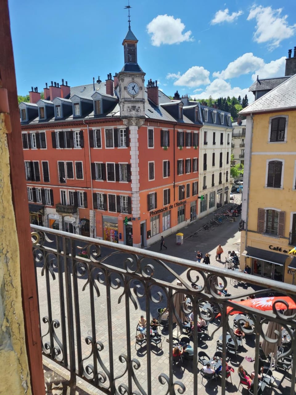 City view, Street view