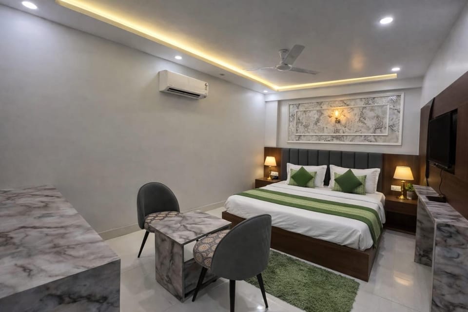 Bed, TV and multimedia, towels, air conditioner