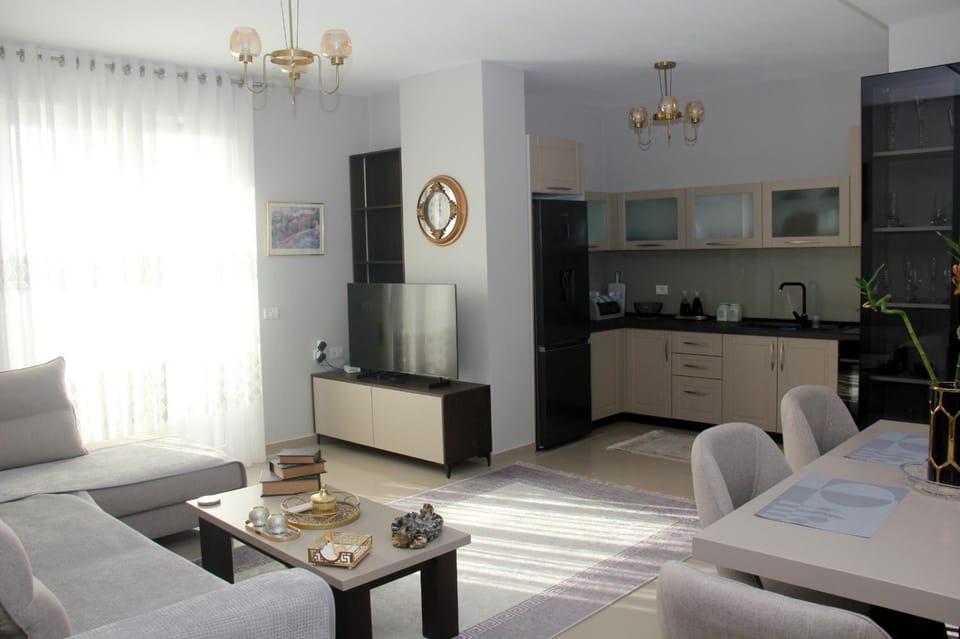TV and multimedia, Kitchen or kitchenette, Living room, Seating area, Dining area, minibar