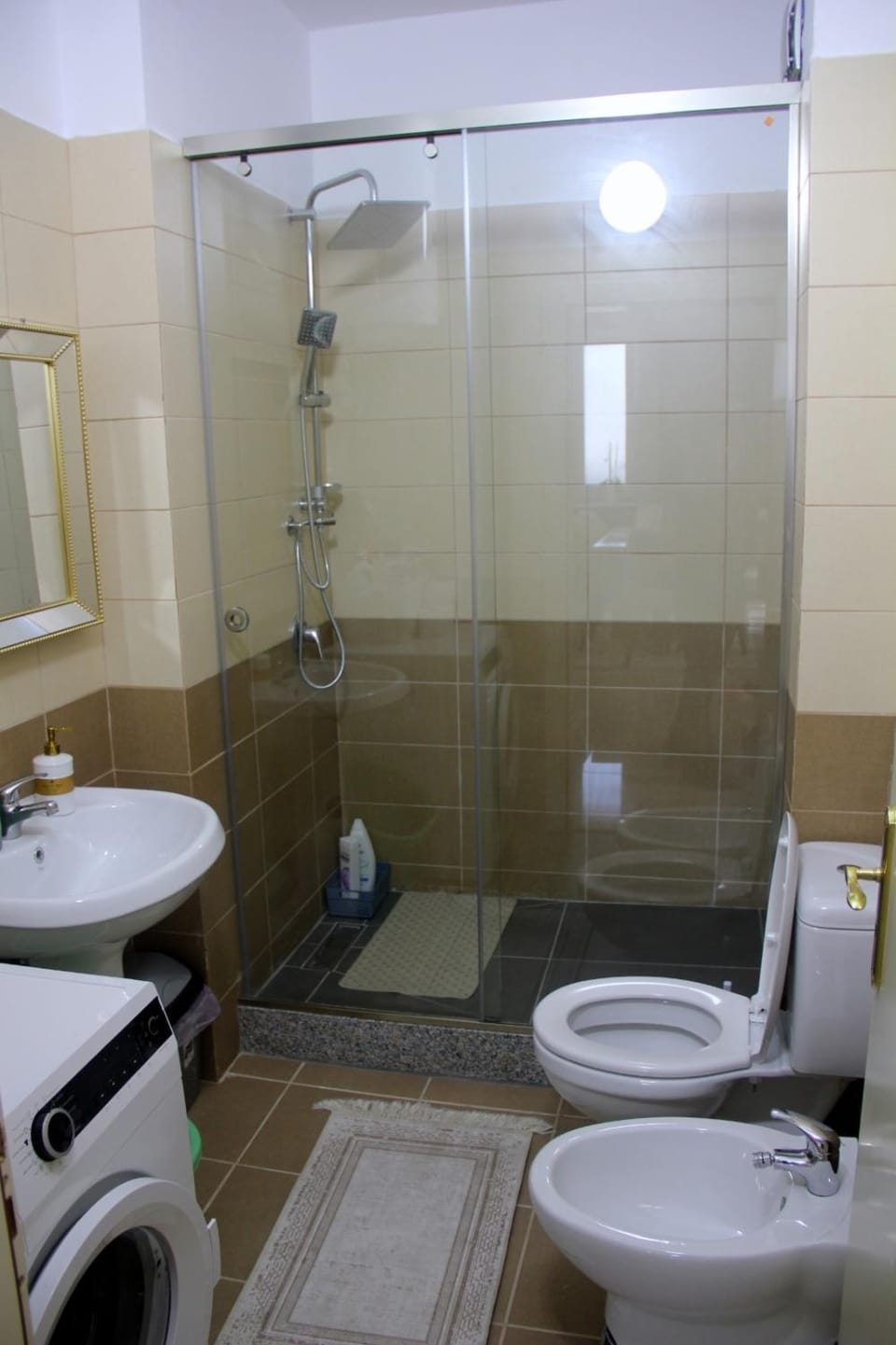 Shower, Toilet, Bathroom, bidet, towels
