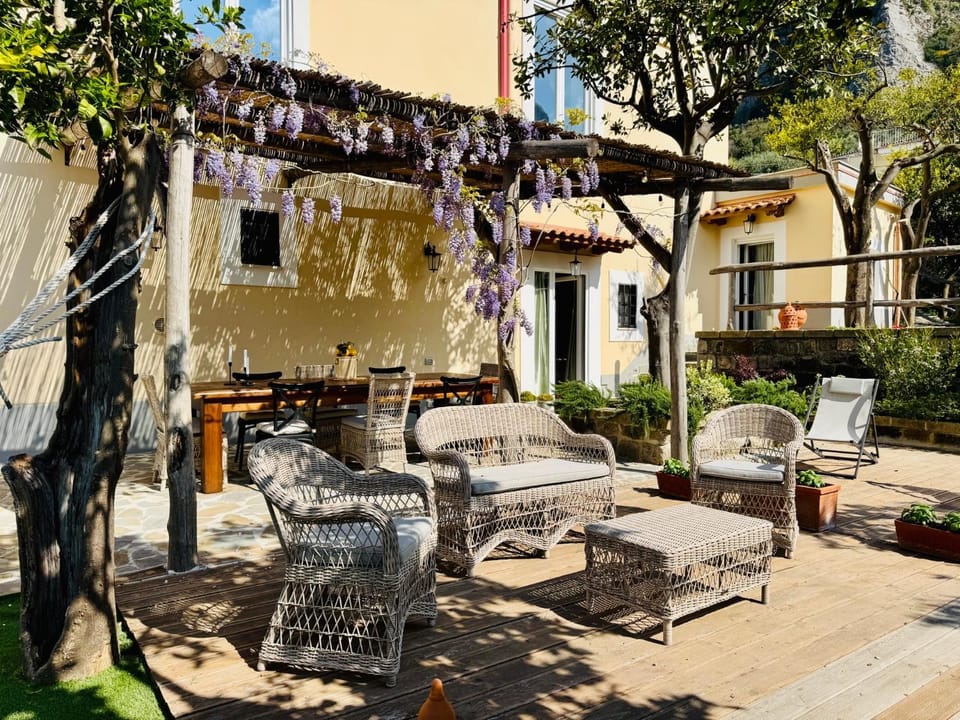 Property building, Garden, Garden view, sunbed