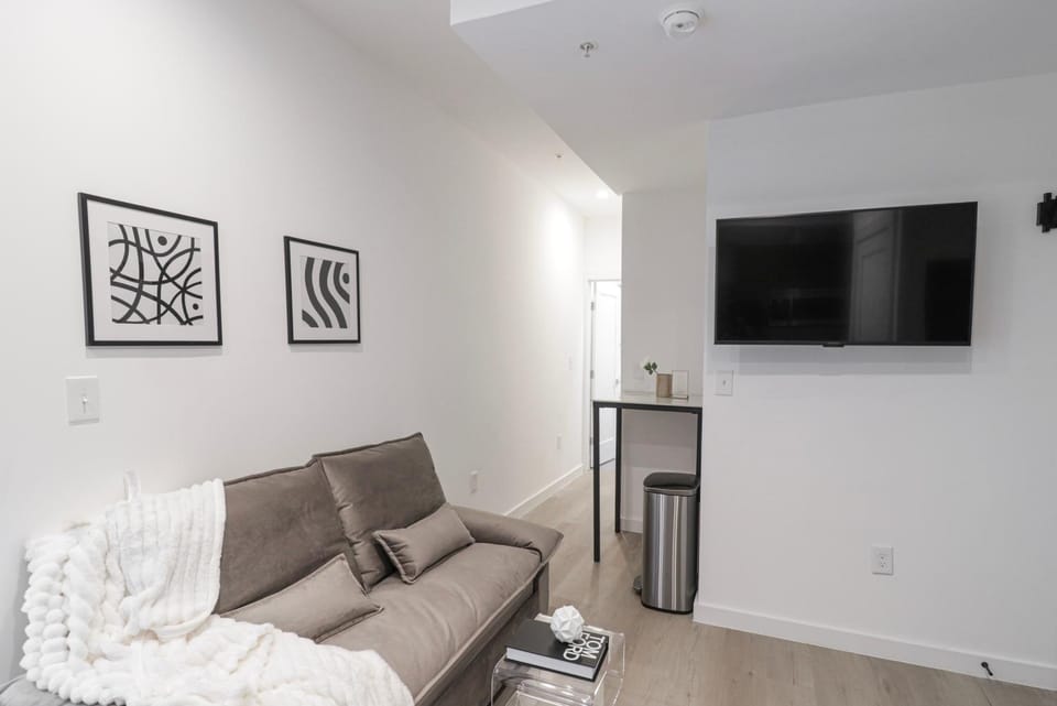 TV and multimedia, Seating area