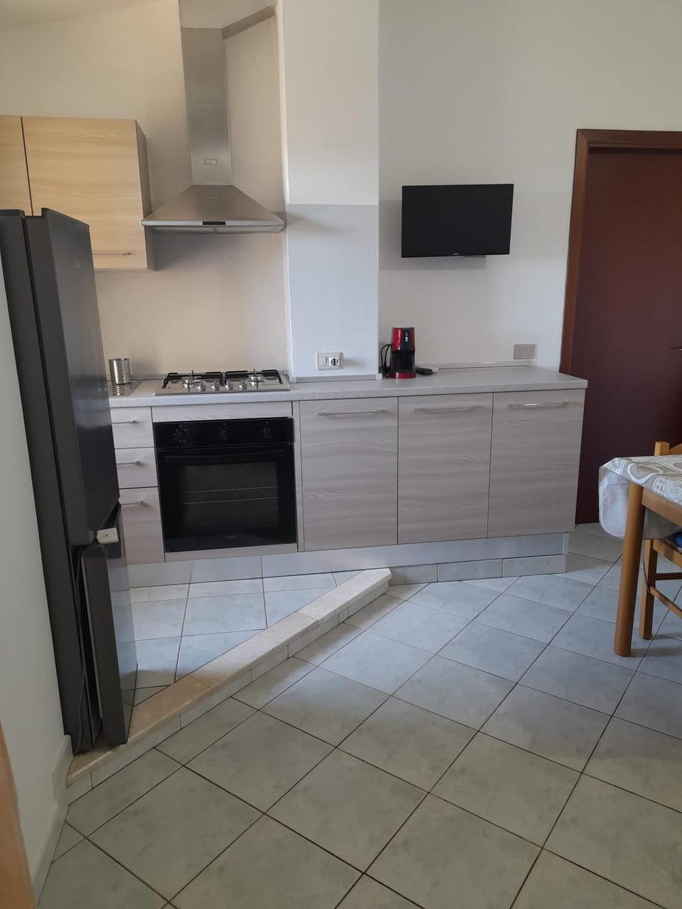 Kitchen or kitchenette, oven