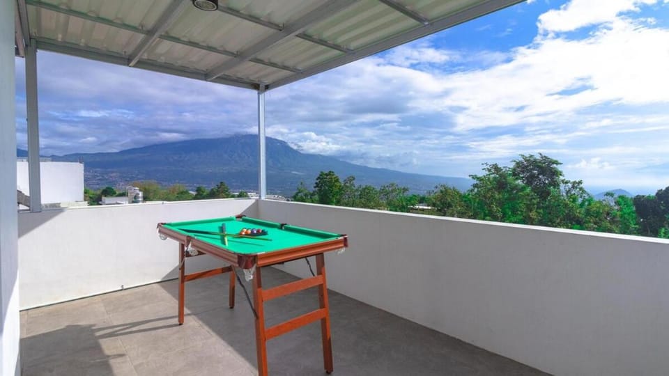 Villa Bhagyam with Private Pool and Rooftop Villa in Batu