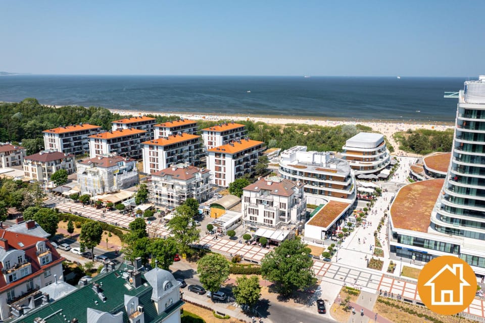 Neighbourhood, Bird's eye view, Location