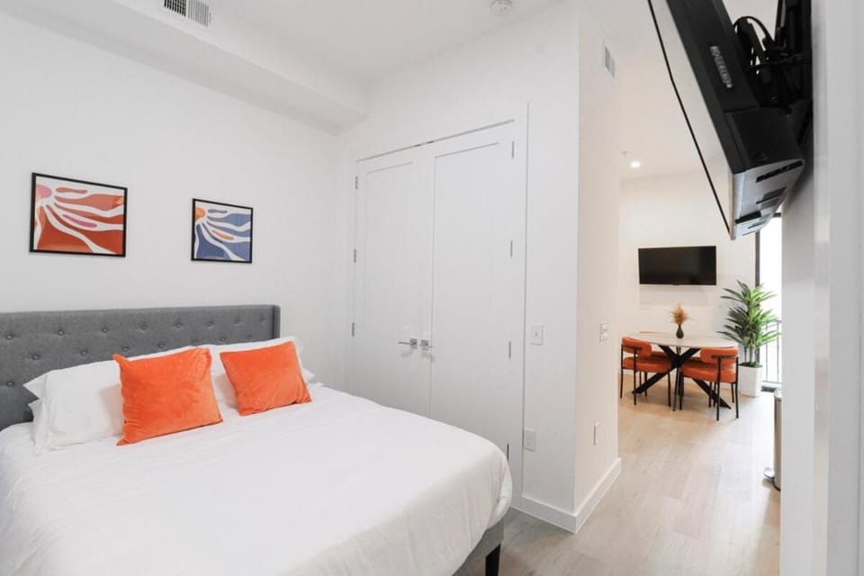 Unit 4 Studio Queen plus Sofa Bed DC Convention Centre Apartment in District of Columbia