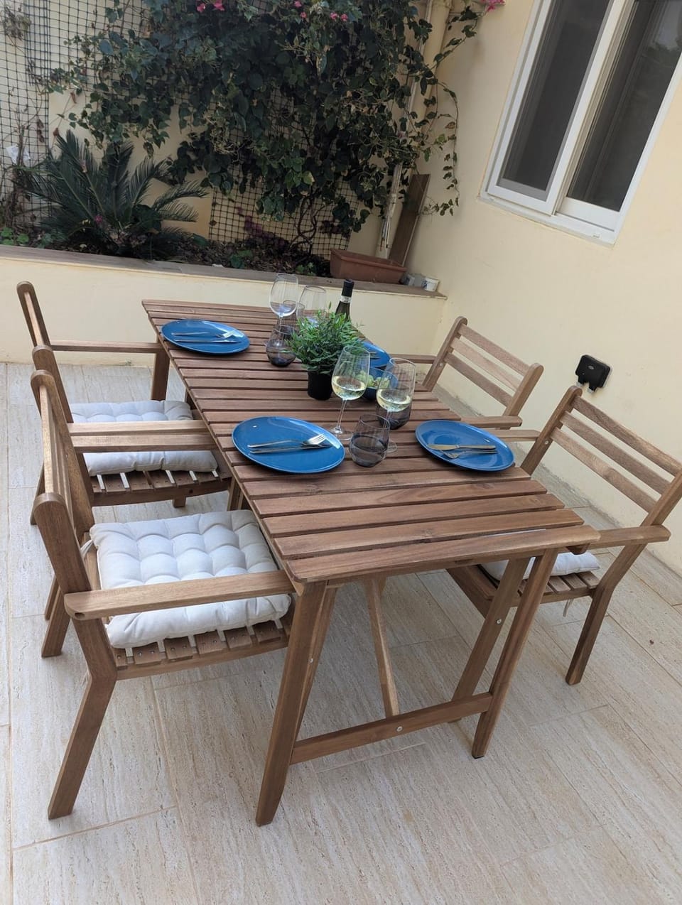 Endor Ground Floor Apartment with backyard and garage in Gozo Apartment in Malta