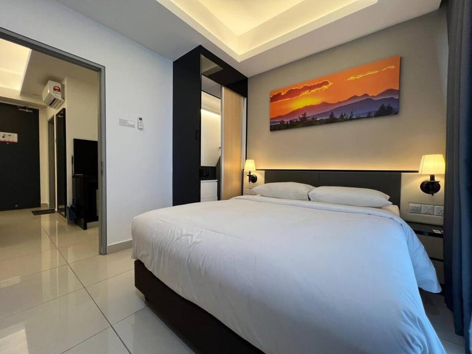 Bed, Photo of the whole room, Bedroom, wardrobe, air conditioner