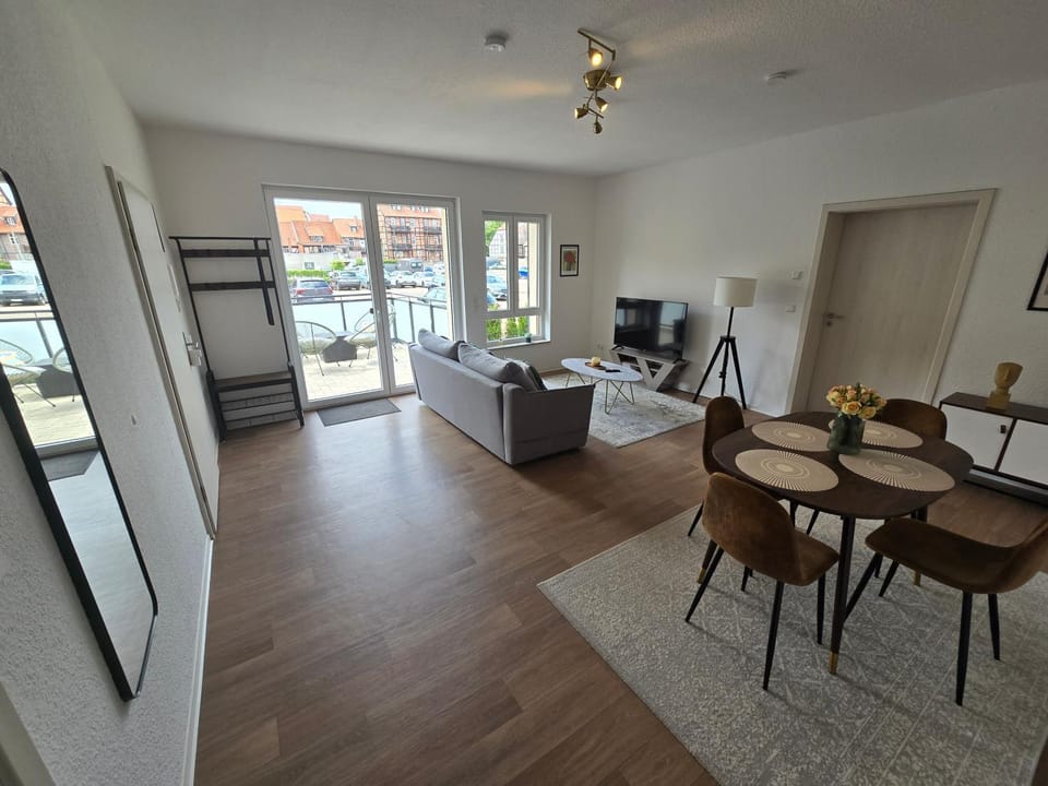 TV and multimedia, Balcony/Terrace, Living room, Seating area, Dining area, Evening entertainment