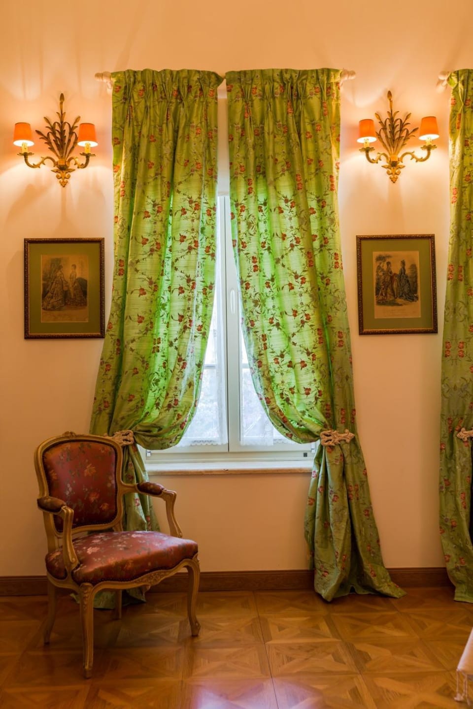 Photo of the whole room