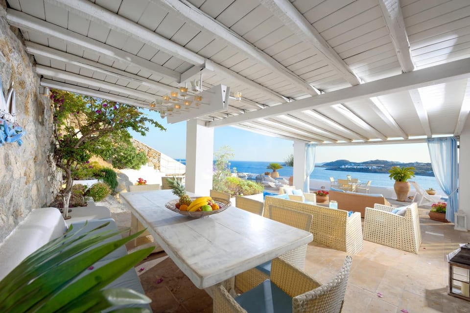 Balcony/Terrace, Lounge or bar, Pool view, Sea view, Swimming pool
