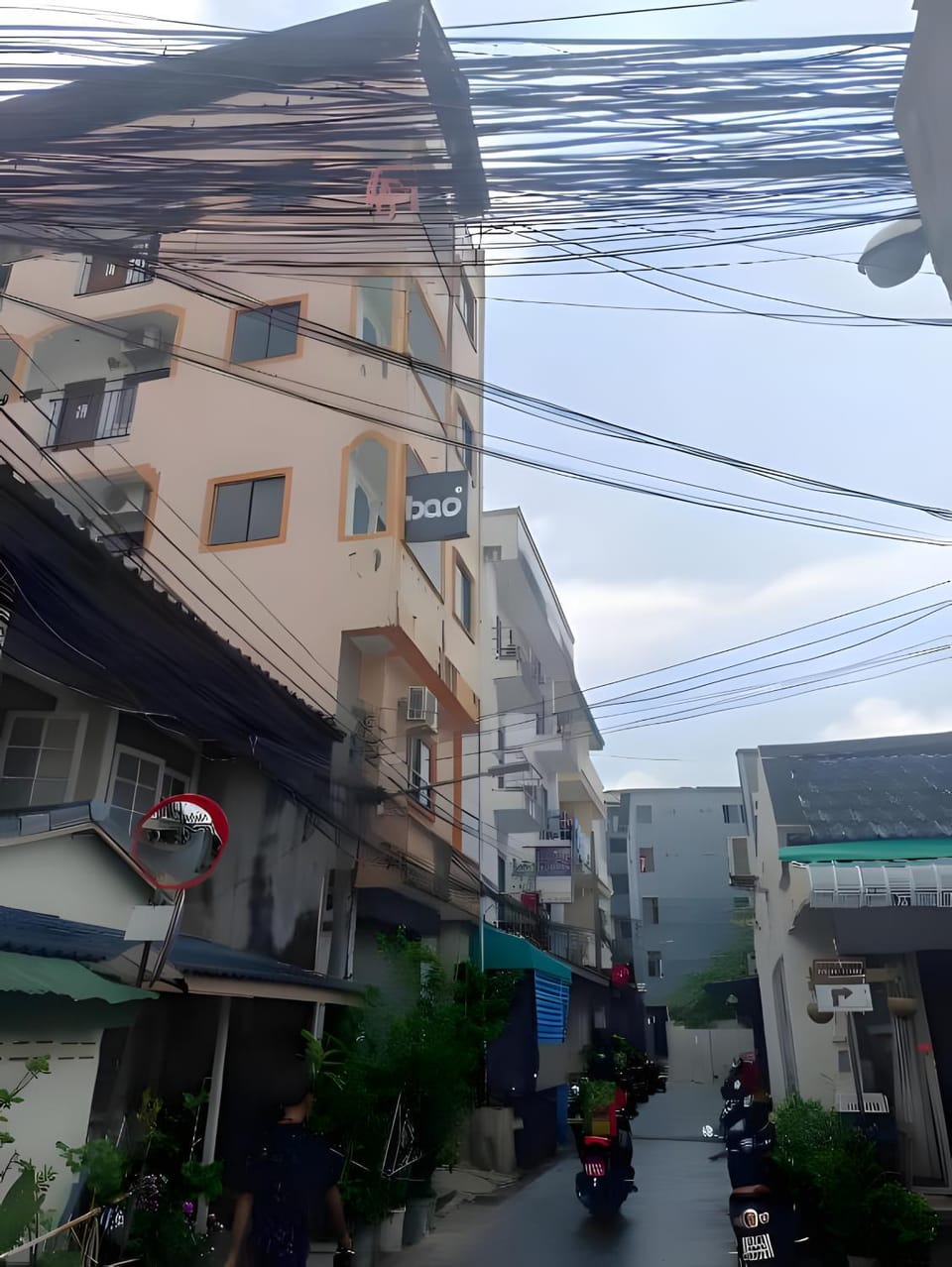 Property building, Day, Neighbourhood, Street view, Location