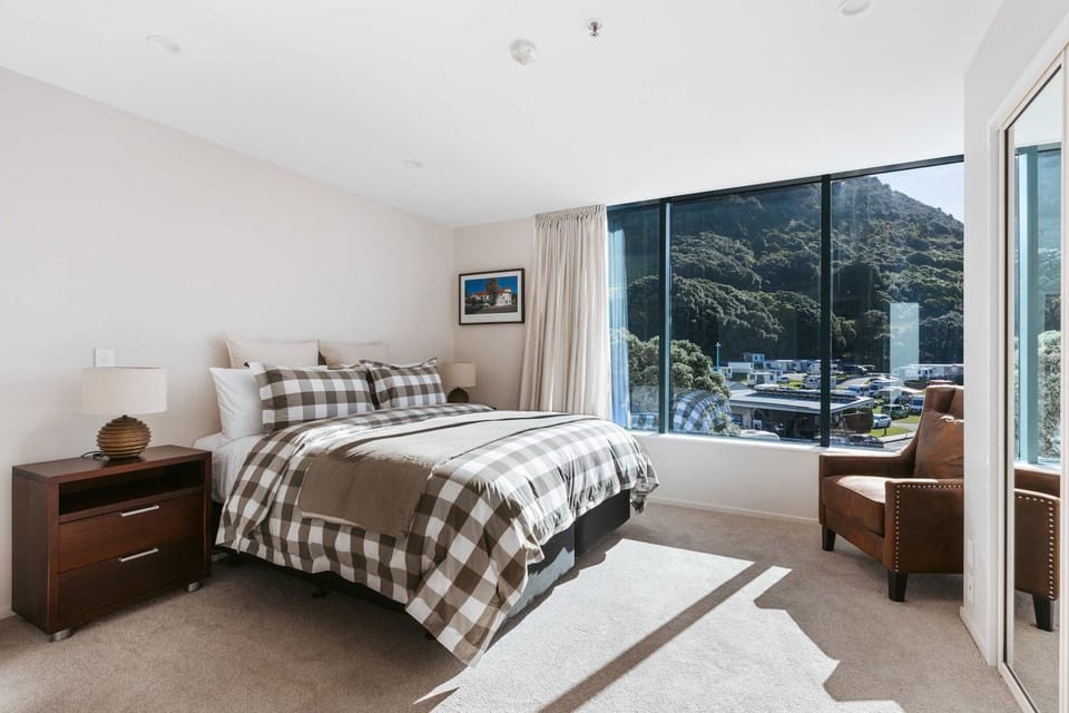 Stylish Mt Pad Epic Views Walk to Beach & Eats Apartment in Bay Of Plenty