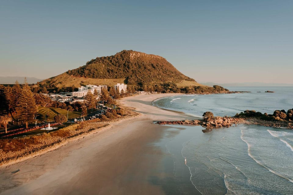 Stylish Mt Pad Epic Views Walk to Beach & Eats Apartment in Bay Of Plenty
