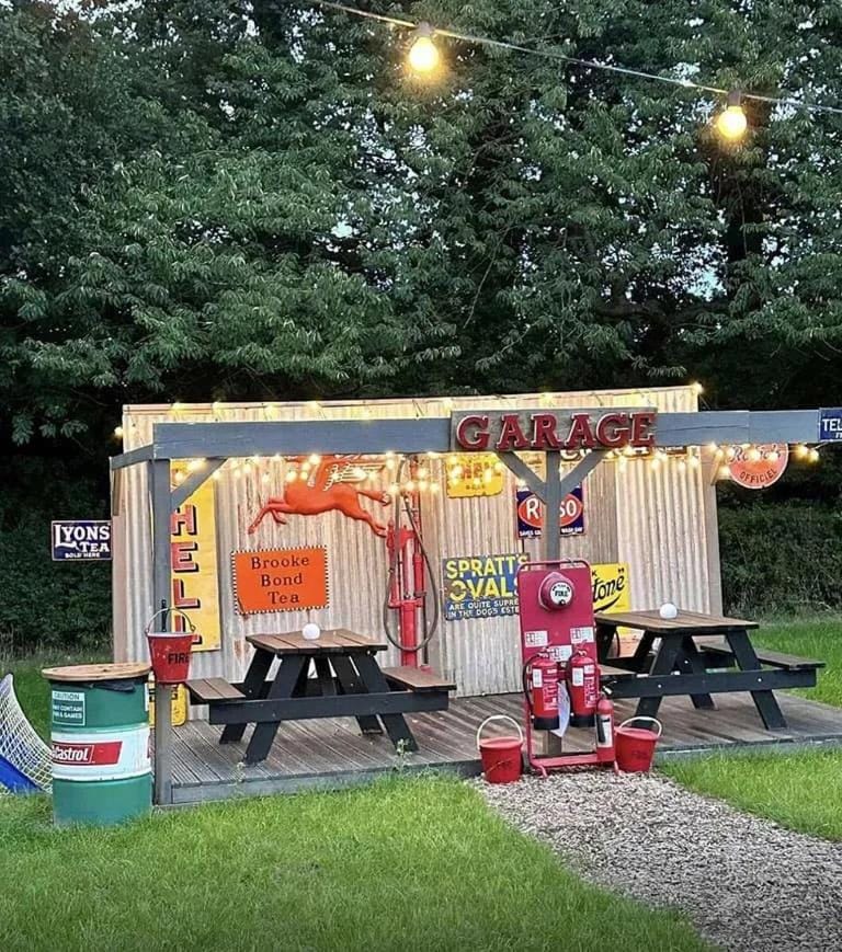 The Skoolie at Field of Dreams Apartment in South Derbyshire District