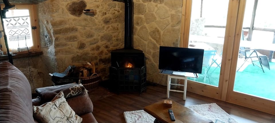 Communal lounge/ TV room, TV and multimedia, Living room
