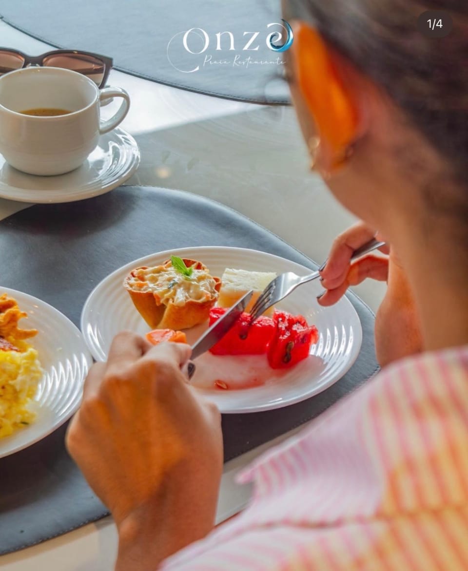 Restaurant/places to eat, Food close-up, Food and drinks, Food, Breakfast, Continental breakfast, Drinks