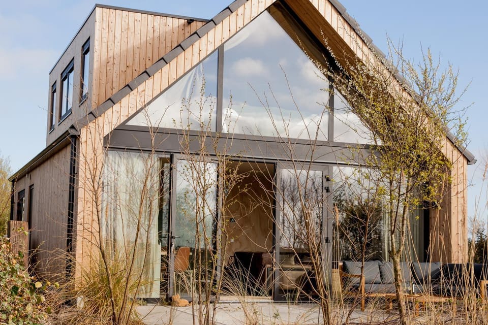 Property building, Spring, Day, Garden