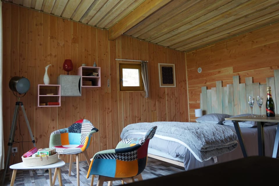 Cabane-Spa Cocon du Gast Bed and Breakfast in Nouvelle-Aquitaine