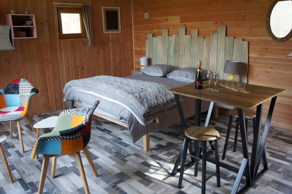 Cabane-Spa Cocon du Gast Bed and Breakfast in Nouvelle-Aquitaine