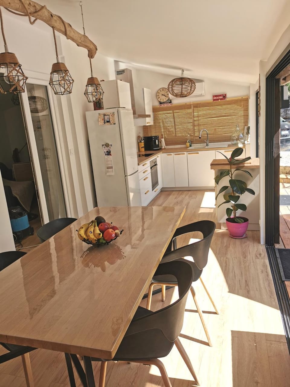 Kitchen or kitchenette, Dining area, Food, oven, stove